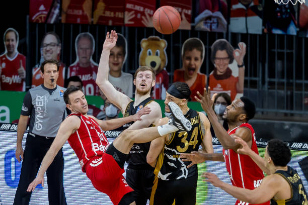 他在比赛中 他在比赛中